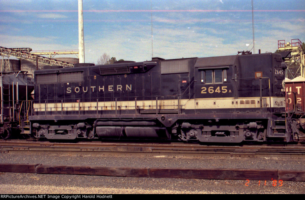 SOU 2645 at the north end of Glenwood Yard